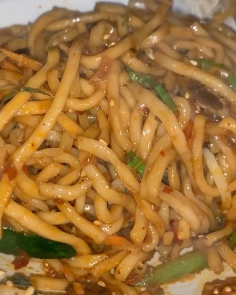Fried Noodles in Spicy Black Bean Sauce