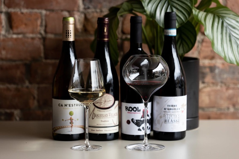 Give the perfect gift this year with the Quvé x TasteToronto Holiday Wine Kit